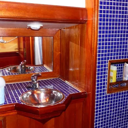 Botel Le Suzanna